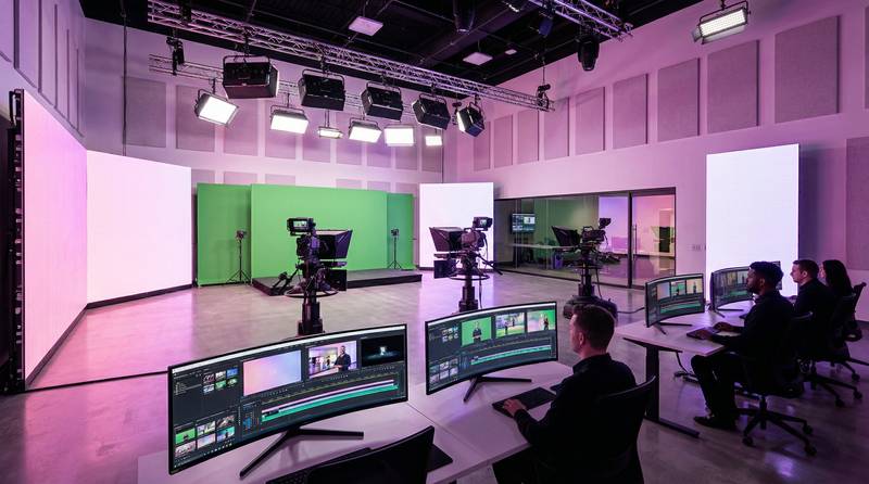 蜜桃视频制片总监